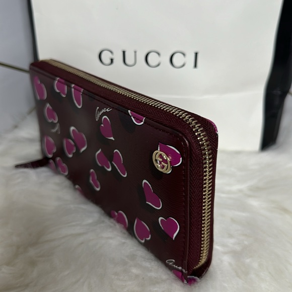💯Authentic Gucci Heart Prints Long Wallet 🍀 - Picture 12 of 12